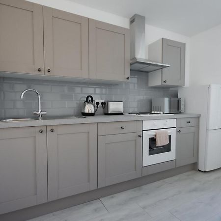 Platform Stadium Apartment With Parking Kingston upon Hull ภายนอก รูปภาพ