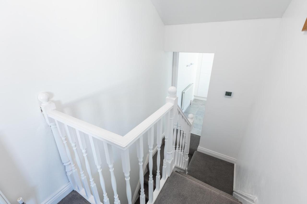 Platform Stadium Apartment With Parking Kingston upon Hull ภายนอก รูปภาพ